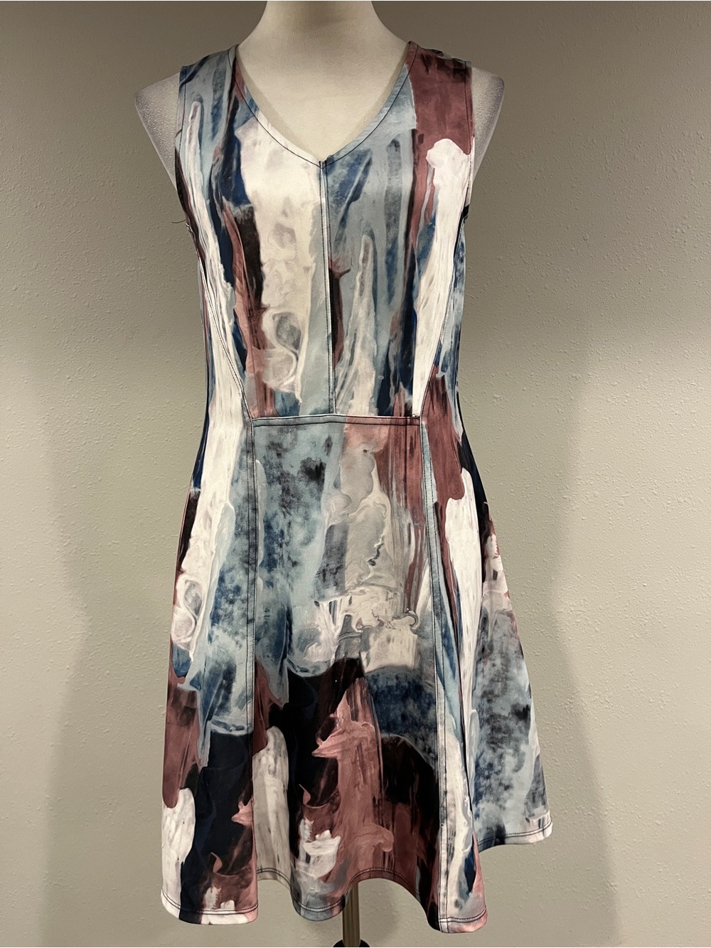 Sleeveless‎ Abstract Print V-Neck mini stretchy Dress size medium